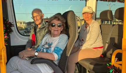 Life's Possibilities grants residents from Brightwater The Oaks an outing to view Christmas Lights in Perth 2025 with fish and chips at Rockingham Foreshore